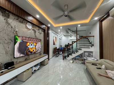 Bán nhà 40mx 4 tầng Đường Khúc Hạo. Oto đỗ cửa 5