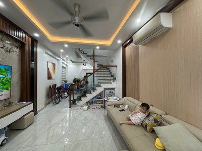 Bán nhà 40mx 4 tầng Đường Khúc Hạo. Oto đỗ cửa 6