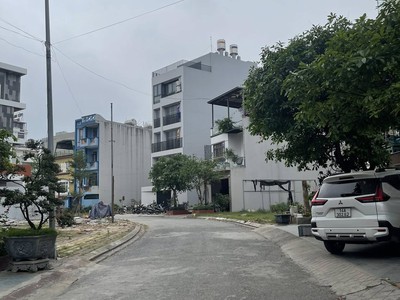 Bán Lô B 2 ô 2 Rẻ Quạt Vựng Đâng,P.Yết Kiêu Cũ. DT:90m2,MT:6m.H:TB 1