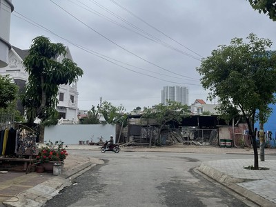 Bán Lô B 2 ô 2 Rẻ Quạt Vựng Đâng,P.Yết Kiêu Cũ. DT:90m2,MT:6m.H:TB 2