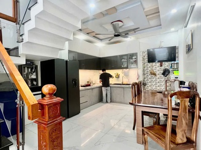 Nhà 1 trệt 3 lầu sang trọng chỉ 5 tỷ 250 triệu hiệp thành 13 q12 3