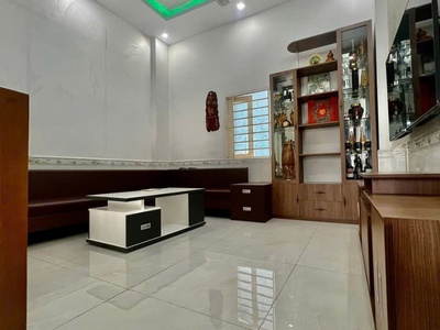 Nhà 1 trệt 3 lầu sang trọng chỉ 5 tỷ 250 triệu hiệp thành 13 q12 4