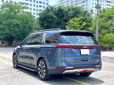 Bán xe Kia Carnival 2.2D Premium 8s 2023, màu xanh. 3