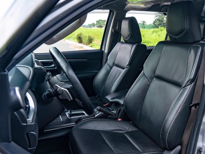 Bán xe Toyota Fortuner 2.4L 4x2 AT 2023, màu bạc. 7