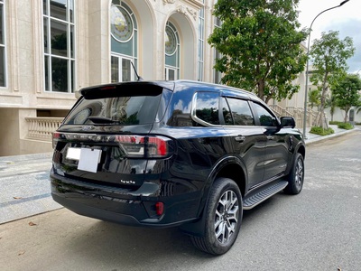 Bán xe Ford Everest Titanium 2.0L 4x4 AT 2023, màu đen. 1