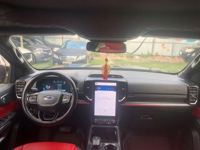 Bán xe Ford Everest Titanium 2.0L 4x4 AT 2023, màu đen. 8