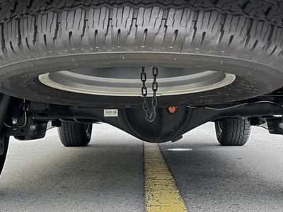 Bán xe Toyota Fortuner 2.4L 4x2 AT 2023, màu bạc. 10