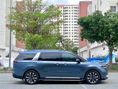 Bán xe Kia Carnival 2.2D Premium 8s 2023, màu xanh. 5