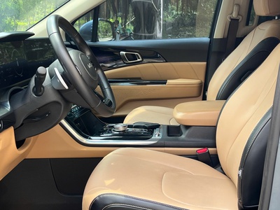 Bán xe Kia Carnival 2.2D Premium 8s 2023, màu xanh. 19