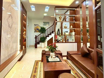 Nhà đẹp 6 tầng Đội Cấn thông Hoàng Hoa Thám, vài bước ra ô tô đỗ, tránh. Bãi gửi xe ô tô gần nhà. 0
