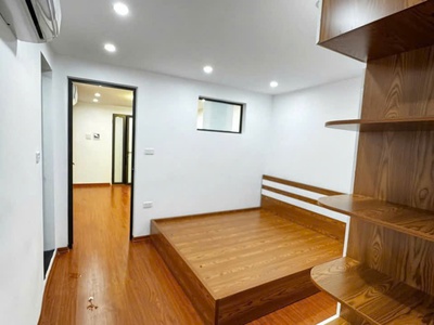 Bán căn hộ tập thể 8/3 diện tích 52m, tầng 2, sổ đỏ chính chủ, ô tô đỗ chân cầu thang. 1