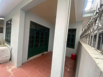 Bán nhà bồ đề long biên vị trí trung tâm lô góc ngõ oto tránh rộng 96m, mặt tiền: 7m 17 tỷ 2