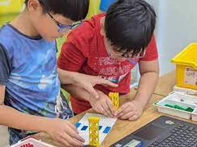 Khám Phá Thế Giới Robot Qua Chương Trình STEM Dành Cho Học Sinh Tiểu Học 2