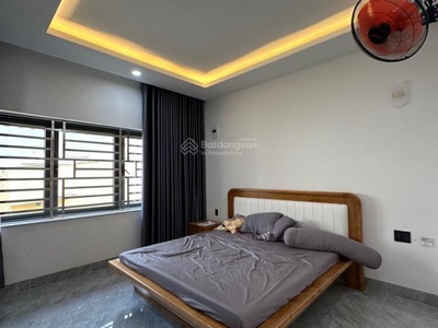 Bán nhà 5 tầng ,xe hơi ngủ trong nhà, khu bàu cát, ngang 5,5m, có thang máy, nhỉnh 21 tỷ tl 4