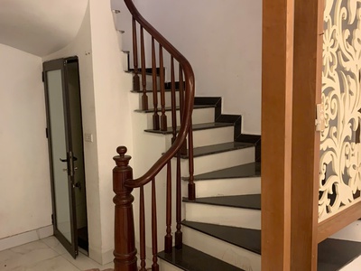 Tôi cần bán nhà ngõ 79, phố 8/3,lô góc, ngõ thông, 32.1m2, 5tầng, mt4.1m giá 6.2 tỷ 3