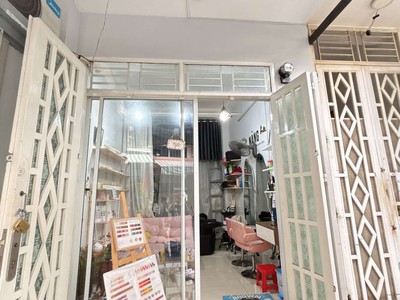 Do em đổi mặt bằng lớn hơn nên cần sang nhanh lại mặt bằng ở phú nhuận 0