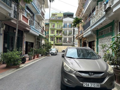 Bán nhà thông phong - phân lô thành ủy   2 mặt thoáng   ô tô dừng đỗ  52m2   4.1m mt   18.8 tỷ 0