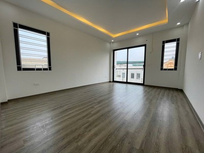 Bán nhà mởi luôn phố  kim quan-long biên  40 m2,x  6 tầng, mặt tiền  4m, 7.6 tỷ. 3