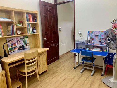 Cho thuê nhà nguyên căn 4 tầng tại ngõ 25 phố bằng liệt, hoàng mai, diện tích sd 136m, 4 phòng ngủ 1