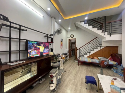 Diện tích chuẩn 40m2- cách 5m đến hẻm xe tải hoàng hoa thám, p7 -  4 x 10m  - trệt 2 lầu sân thượng 0