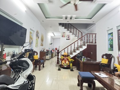Bán nhà 80m2, 3pn, 3wc, q.9, 6.8 tỷ, sổ hồng 0