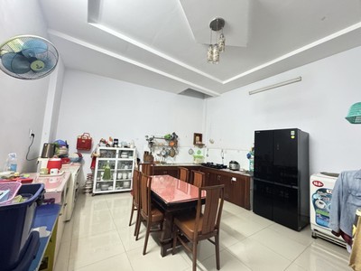 Bán nhà 80m2, 3pn, 3wc, q.9, 6.8 tỷ, sổ hồng 1