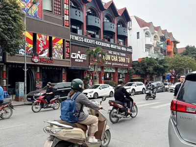 Chuyển nhượng nhà mặt phố nguyễn văn lộc  làng việt kiều châu âu  mỗ lao hà đông 0