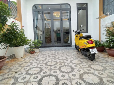 Nhà mới, đẹp ngay chợ thanh hoá, 3pn, sổ riêng, đất hồng, chỉ 2tỷ390 0
