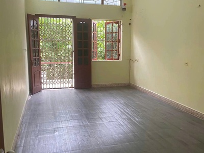 Cho thuê nhà mặt chợ kinh doanh buôn bán mọi mặt hàng . Nghĩa xá , Lê Chân 1