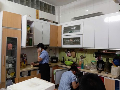 Bán nhà phân lô -phố thá hà -ngõ nông- thoáng- dt 40m2-5 tầng.mt 3.7m-giá chỉ 12.5 tỷ 0