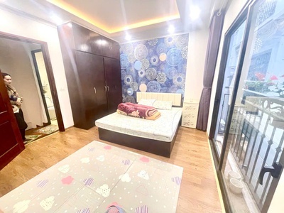 Bán gấp - nhà pháo đài láng - 5 tầng full công năng -33m2 giá chỉ 8.3 tỷ 2