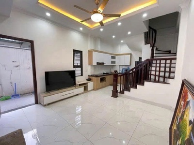 Nhà mới ô tô đôc cửa nội thất nhập ngọc lâm-long biên  36m2,x  5 tầng,8 tỷ. 1