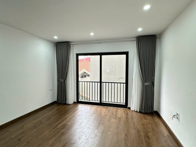 Bán nhà thanh am - long biên  dt 40m2 x 5 tầng x mt 4,3m  nở hậu, , ôtô đỗ cổng, tiện ích xung quanh 2