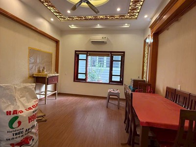 Bán nhà 4 tầng mặt phố gần đường Trường Chinh, ph Tân Bình, TP HD, 67.5m2, mt 4.5, 4 ngủ 2