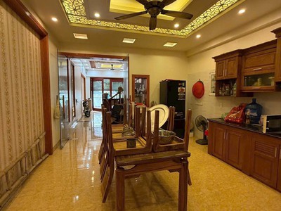 Bán nhà 4 tầng mặt phố gần đường Trường Chinh, ph Tân Bình, TP HD, 67.5m2, mt 4.5, 4 ngủ 3