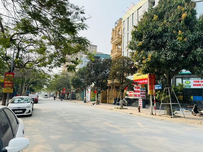 Bán 100m2 Nhà 5 tầng mặt phố Phúc Lợi Vị trí Kim Cương - Đầu phố phù hợp cho thuê văn phòng, công 0