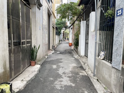 Bấn đất tổ 8 Thạch Bàn - DT: 62,2m2, khổ đẹp, đường thông ô tô con, gần chợ dân sinh, trường học 2