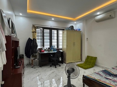 Bán nhà 50mx 4 tầng đường Khúc Thừa Dụ.Giá rẻ 0