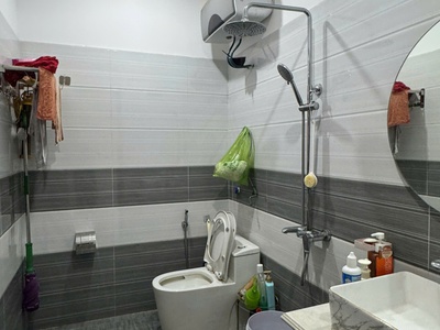 Bán nhà 50mx 4 tầng đường Khúc Thừa Dụ.Giá rẻ 1