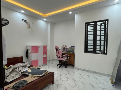 Bán nhà 50mx 4 tầng đường Khúc Thừa Dụ.Giá rẻ 2