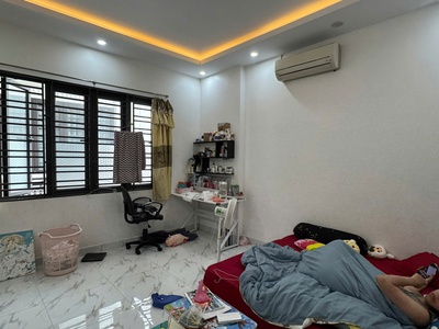 Bán nhà 50mx 4 tầng đường Khúc Thừa Dụ.Giá rẻ 9