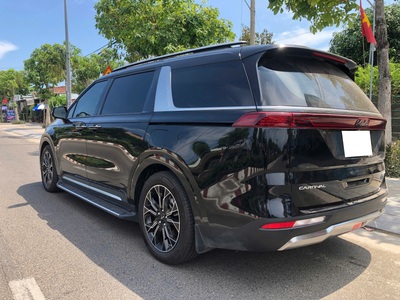 Bán xe Kia Carnival 2.2D Signature 2023, máy dầu, màu đen. 2