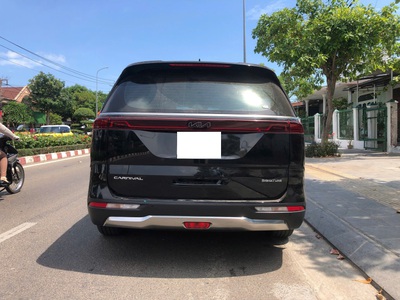 Bán xe Kia Carnival 2.2D Signature 2023, máy dầu, màu đen. 3