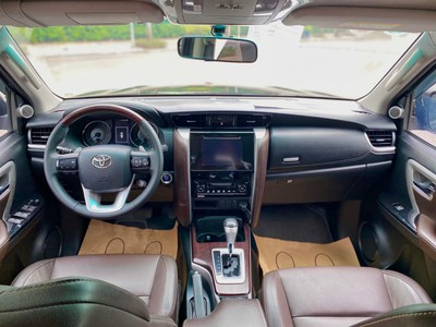 Bán xe Toyota Fortuner 2.7V 4x2 AT 2020, màu nâu. 11