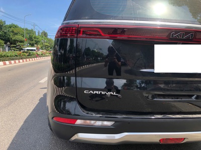 Bán xe Kia Carnival 2.2D Signature 2023, máy dầu, màu đen. 8