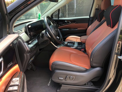 Bán xe Kia Carnival 2.2D Signature 2023, máy dầu, màu đen. 12