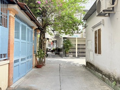 SIÊU PHẨM CHÀO A/C, khu sân bay - ga T3, 40m2x3T - BTCT, xe hơi đỗ cửa, 6.8 tỷ. 1