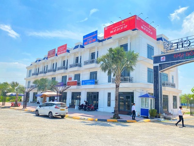 Đất nền KDT chỉ 980tr/100m2 ngay tại Vòng xoay Cổng Xanh, Tân Bình 0