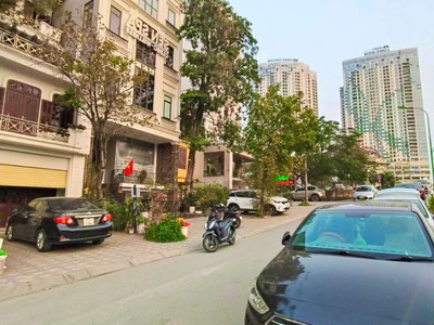 Nhà đẹp 6 tầng 120m vị trí siêu đẹp ở ngọc lâm long biên vỉa hè oto tránh đỗ kd sầm uất 0