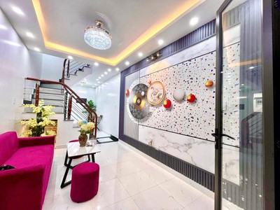 Nhà Tôn đức thắng - lê chân 0